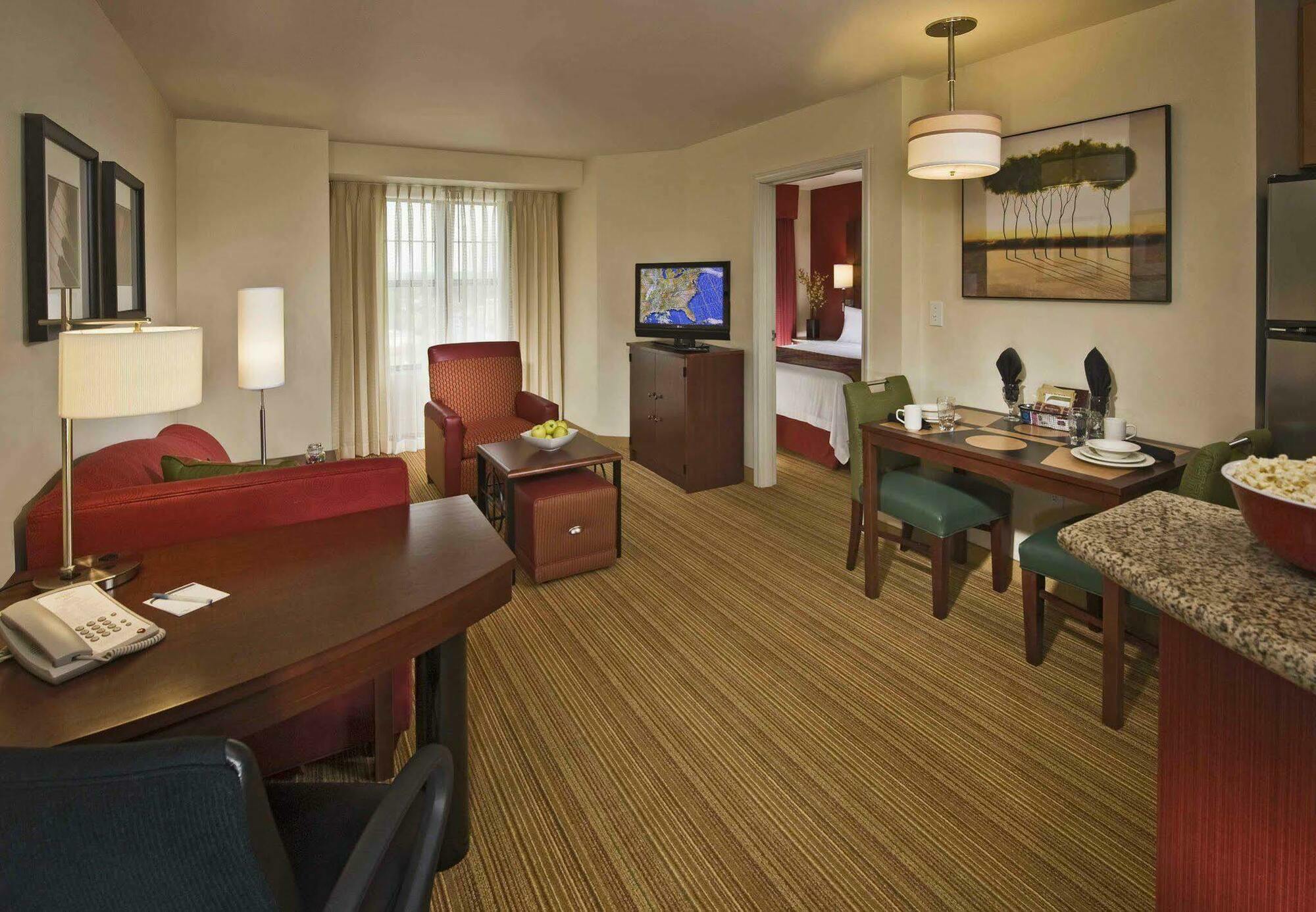 Residence Inn By Marriott Springfield Old Keene Mill Room photo